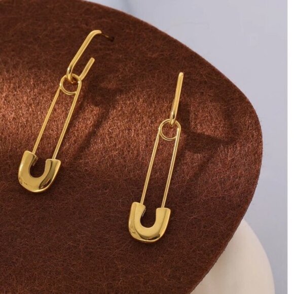 ⭐️Gold plated pin drop dangle earrings - Picture 5 of 5